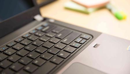 備有寬頻有線及無線上網設備